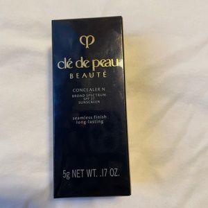 Cle de peau concealer in buff - new in box